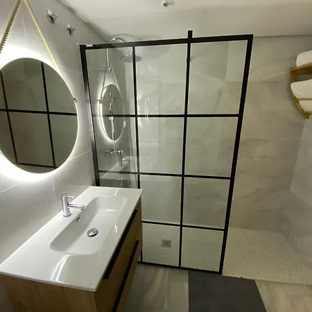 Nomad Milos Y Bali Marbella